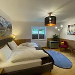 Am Kalvarienberg Villenapartment & *